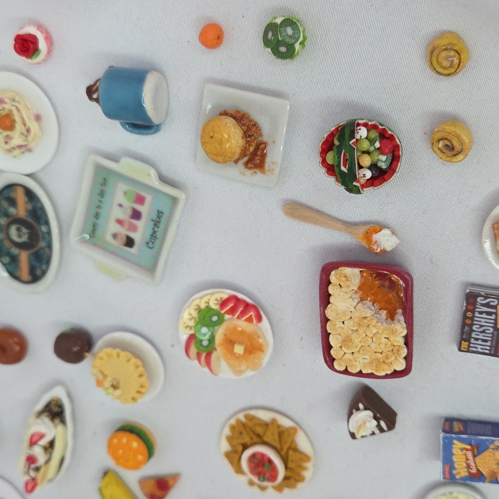 71 Piece Doll House Miniature Food Snack Dishes Lot - Picture 4 of 10